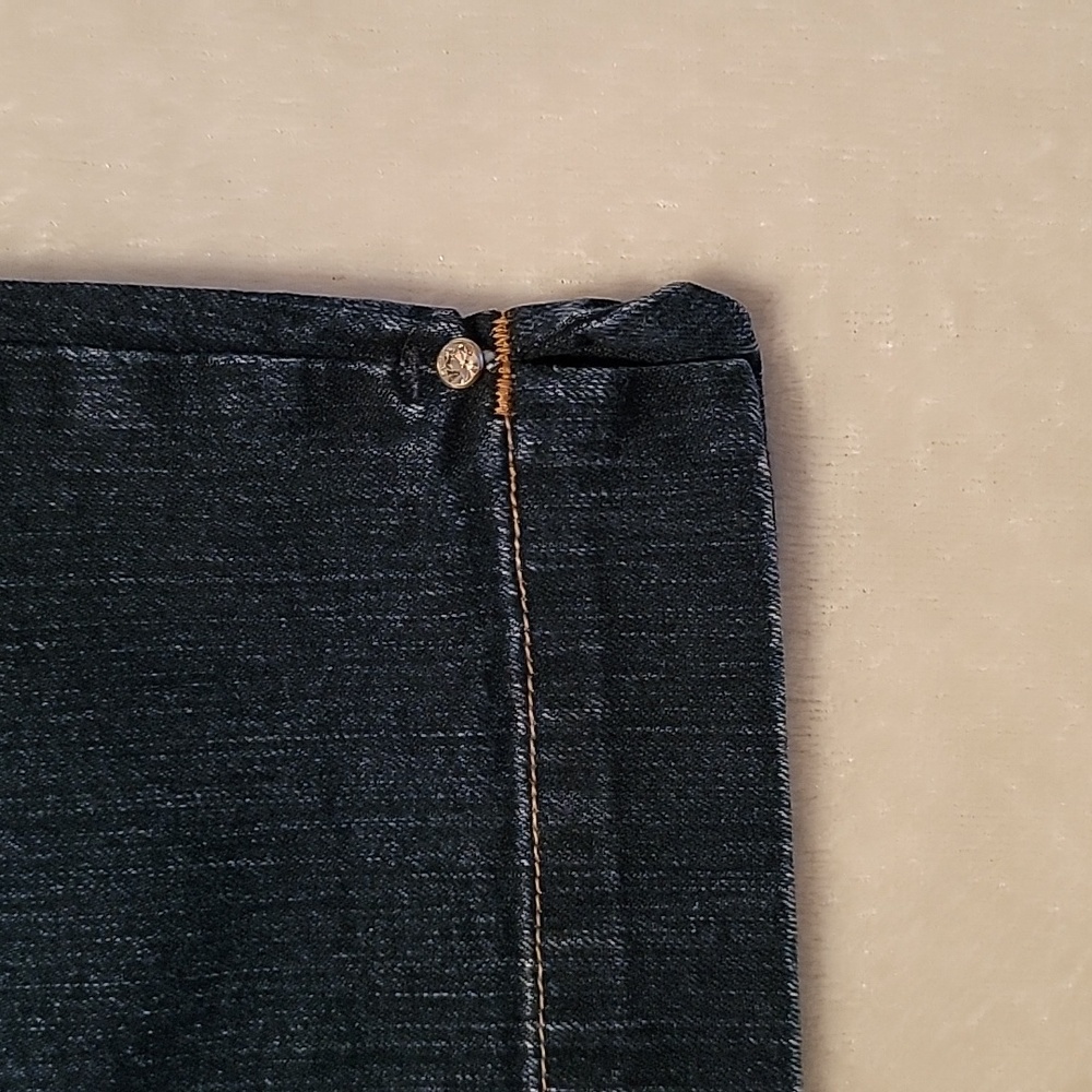 Westport Denim Capri - Picture 3 of 10